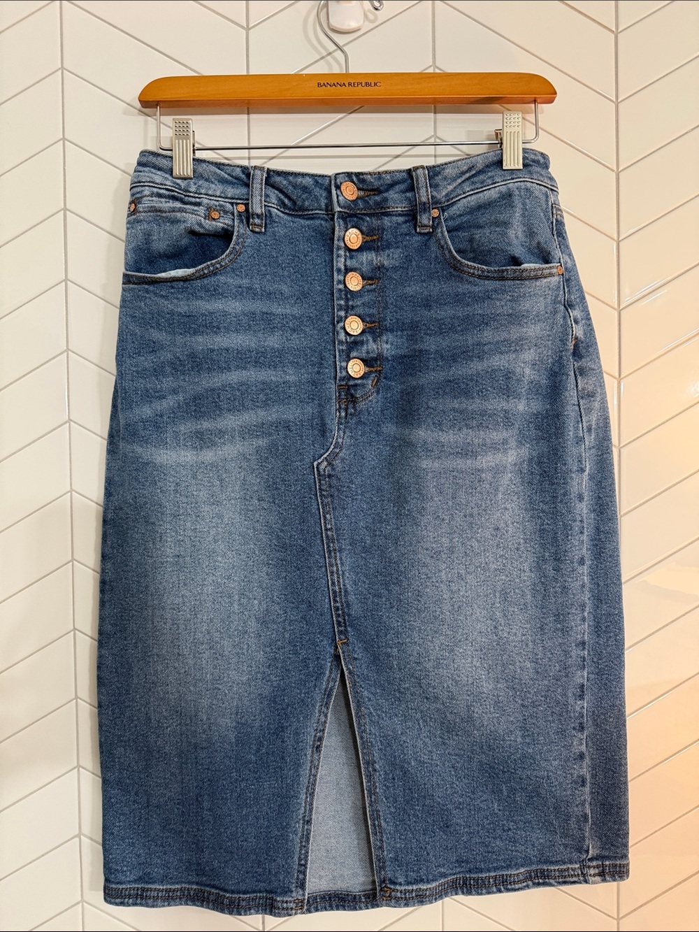 RACHEL Rachel Roy Medium Blue Button-Front Denim Skirt with Front Slit- 6/28